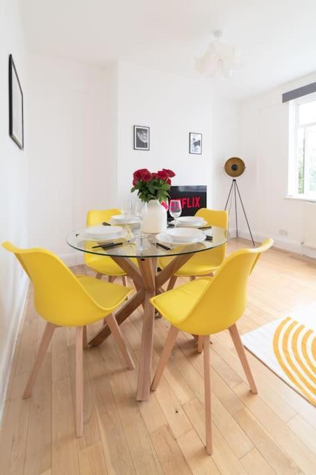 Two Bedroom Apartment By Buonomo Stays Short Lets & Serviced Accommodation In Balham With Balcony Londres Extérieur photo