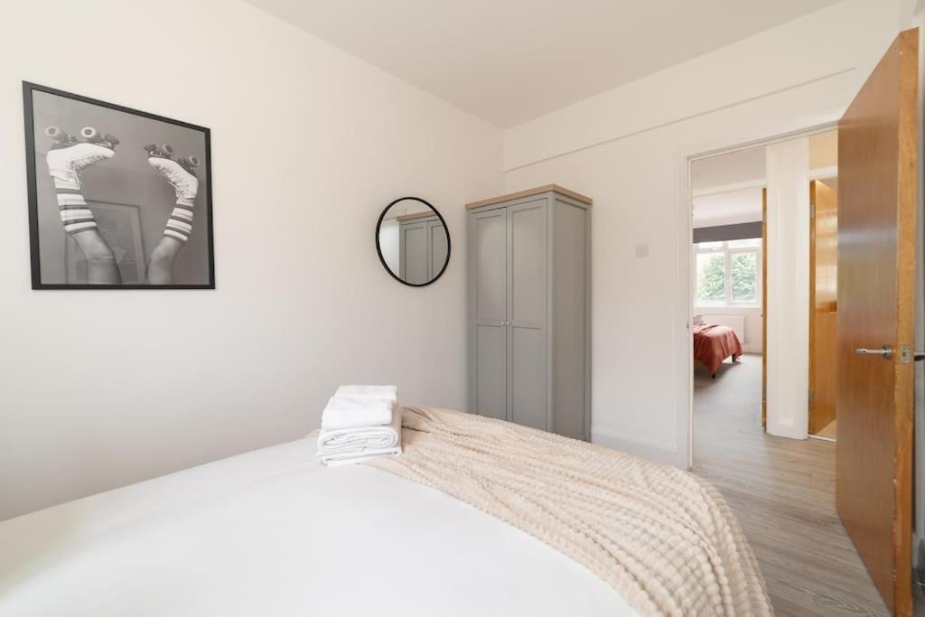 Two Bedroom Apartment By Buonomo Stays Short Lets & Serviced Accommodation In Balham With Balcony Londres Extérieur photo