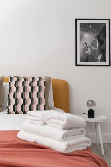 Two Bedroom Apartment By Buonomo Stays Short Lets & Serviced Accommodation In Balham With Balcony Londres Extérieur photo
