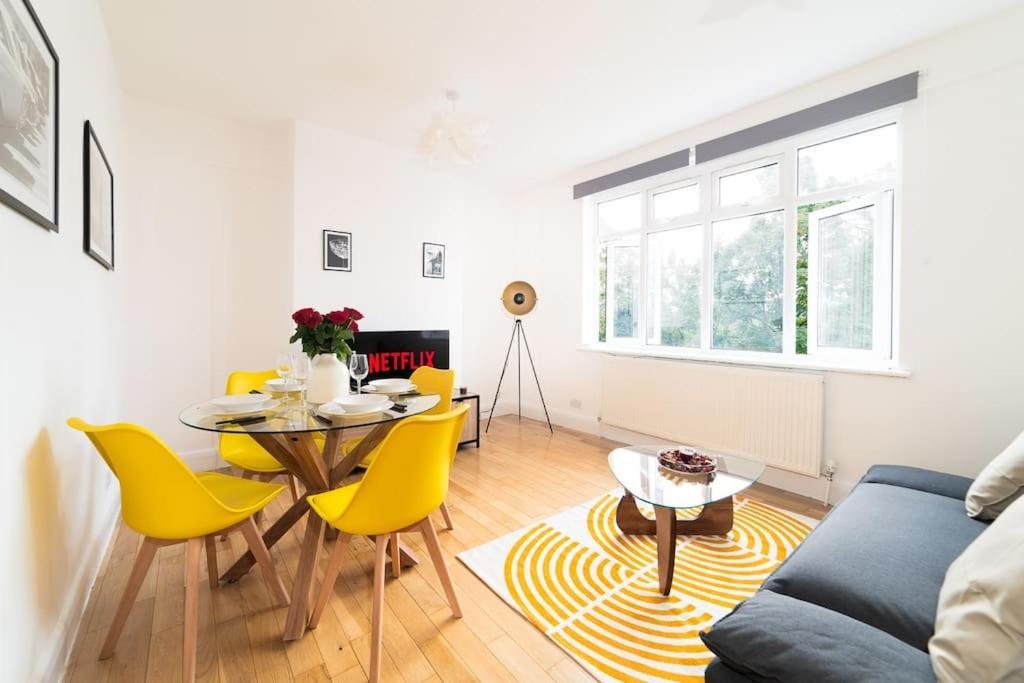 Two Bedroom Apartment By Buonomo Stays Short Lets & Serviced Accommodation In Balham With Balcony Londres Extérieur photo